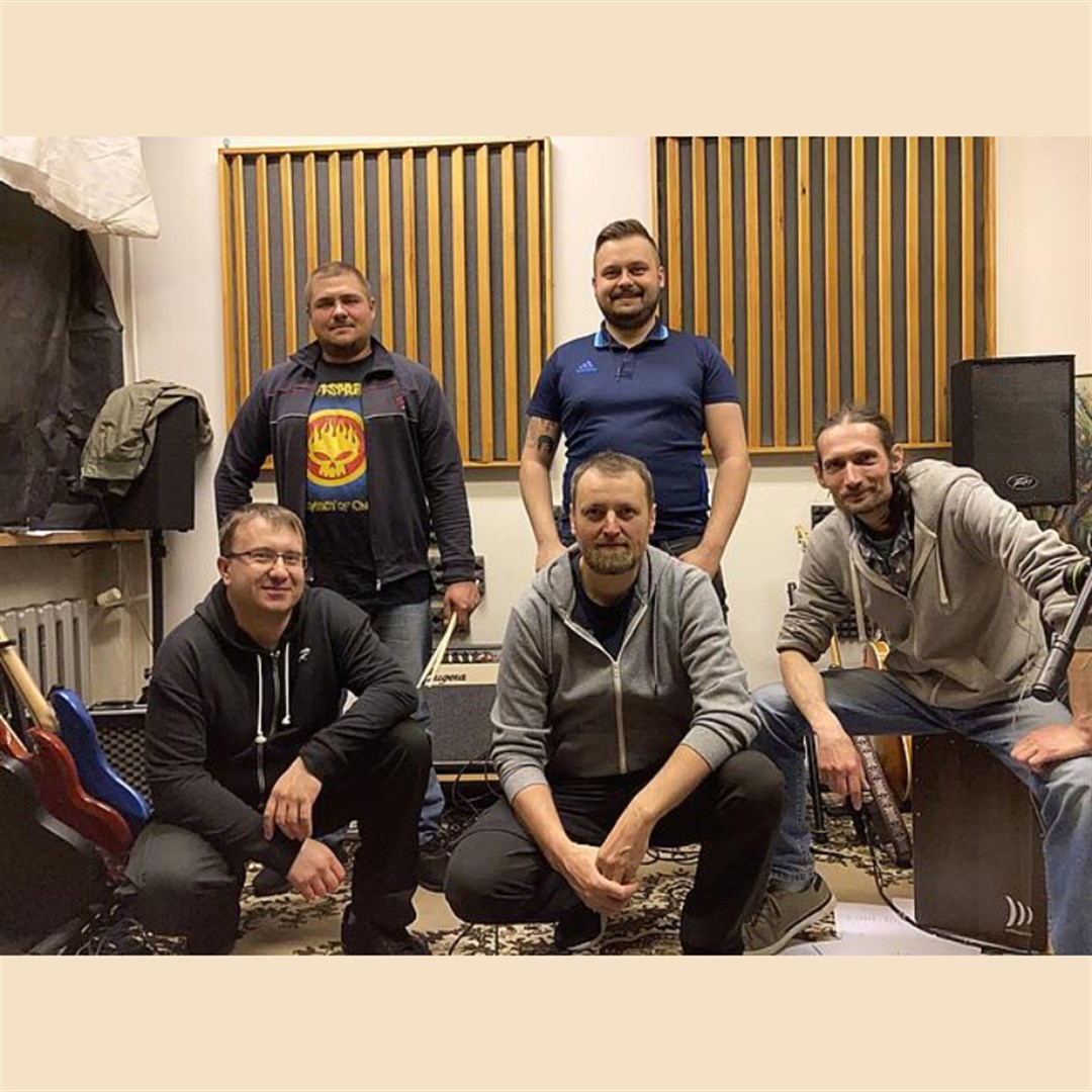 Hops Band, Moon Valley